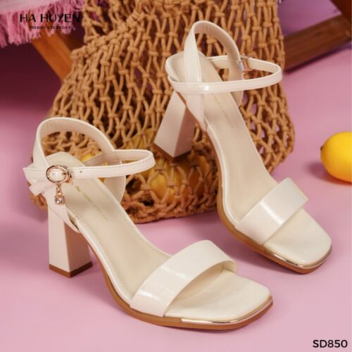 Sandals trơn quai ngang mũi kim loại 7cm - SD850